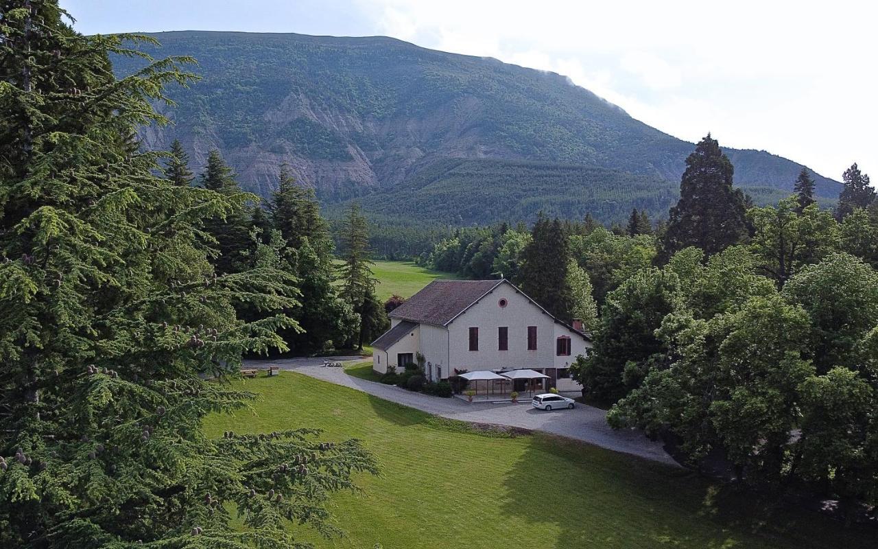 La Source Saint-Pierre-d'Argencon Exterior foto