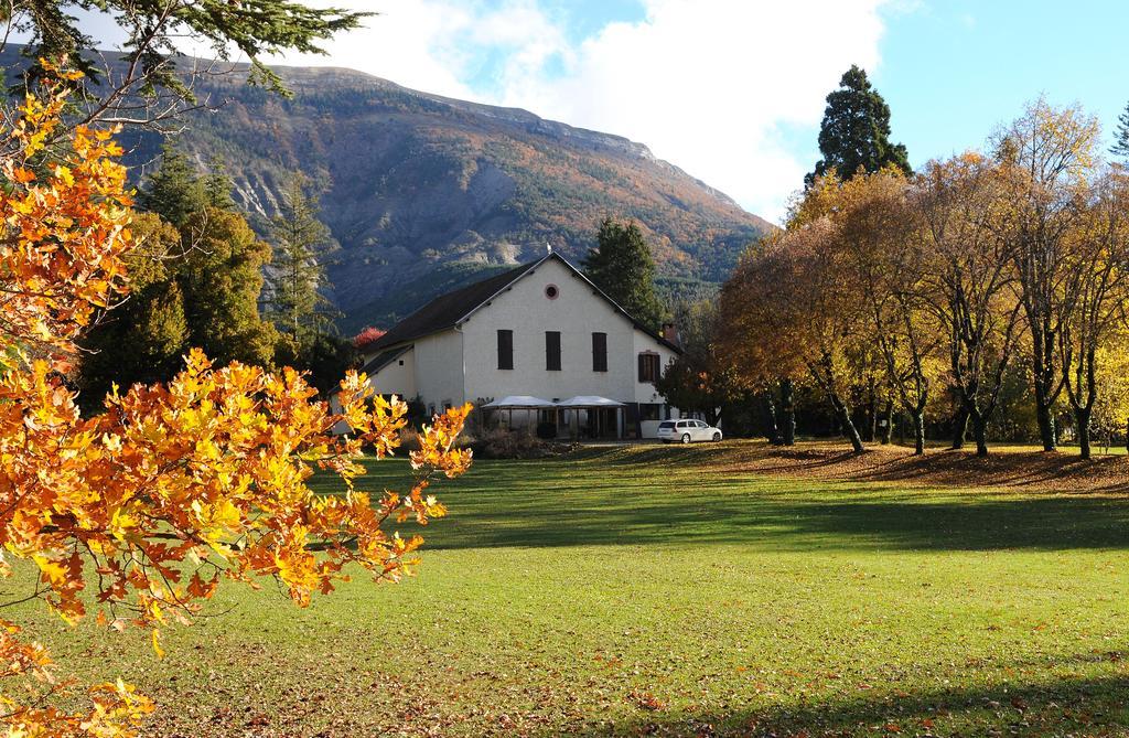 La Source Saint-Pierre-d'Argencon Exterior foto
