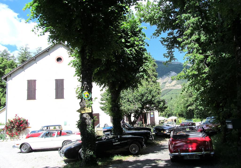 La Source Saint-Pierre-d'Argencon Exterior foto