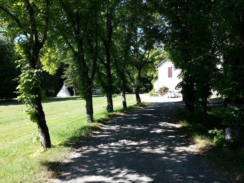 La Source Saint-Pierre-d'Argencon Exterior foto